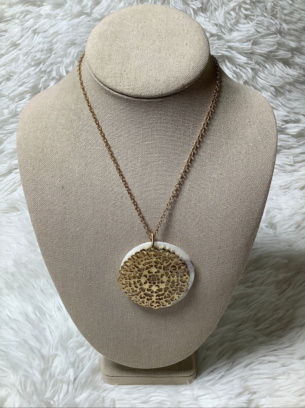American Eagle Gold-Tone Floral Pendant Layered Marble Pendant Necklace F18-24